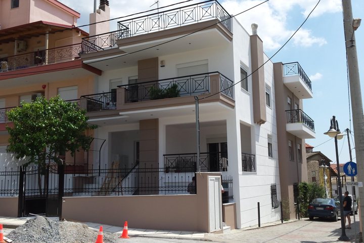Τμηματική ανακαίνιση πολυκατοικίας. — Ευκαρπία, Θεσσαλονίκη