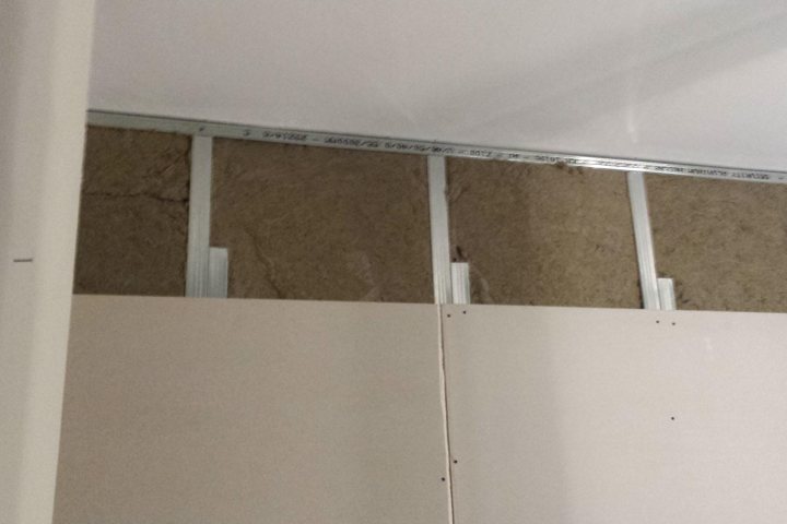 Εργασίες ηχομόνωσης διαμερίσματος. Φωτογραφίες κατά την εκτέλεση των εργασιών. — Μαρτίου, Θεσσαλονίκη